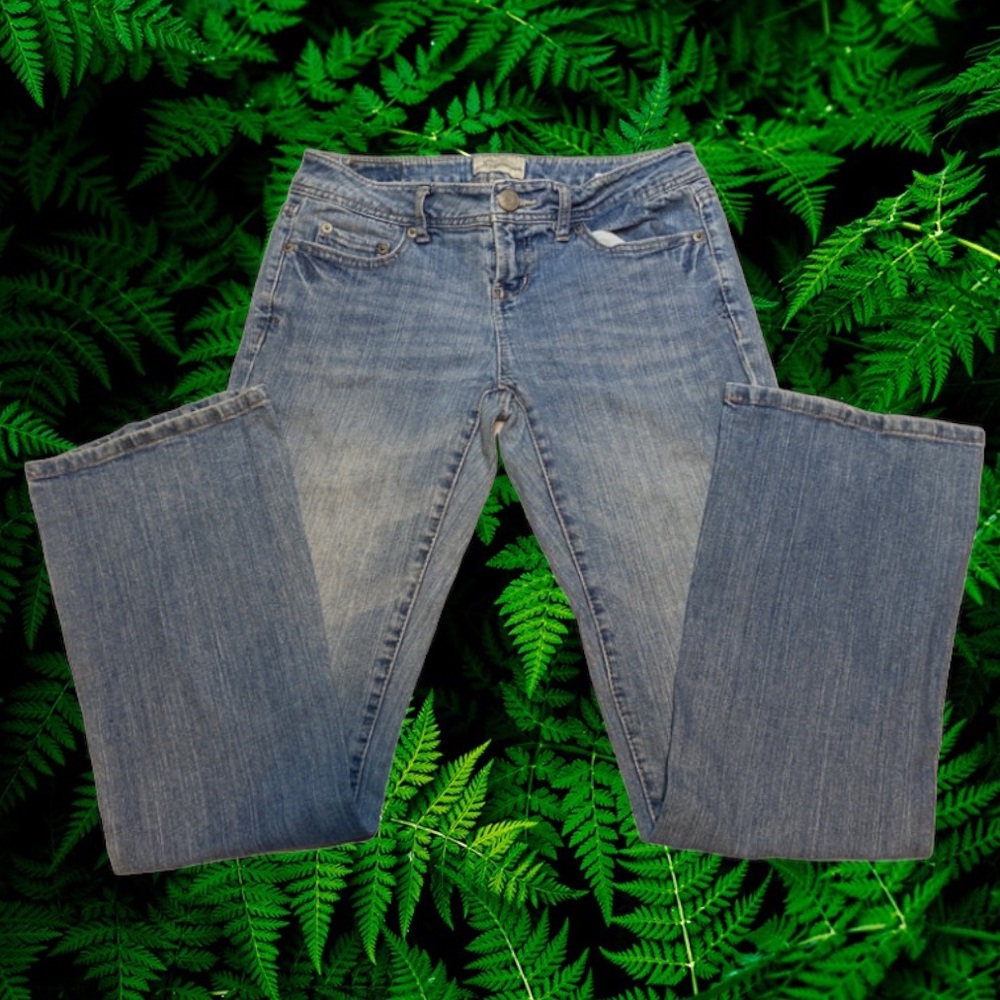 AEROPOSTALE CHELSEA BOOTCUT 1/2 Short Woman’s Jeans 99%Cotton 1%Spandex 3for$15
